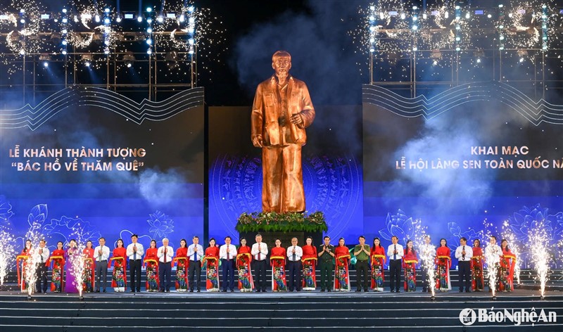 Khai mạc Lễ hội Làng Sen năm 2025 & Lễ khánh thành tượng "Bác Hồ về thăm quê" tại Kim Liên, Nam Đàn, Nghệ An